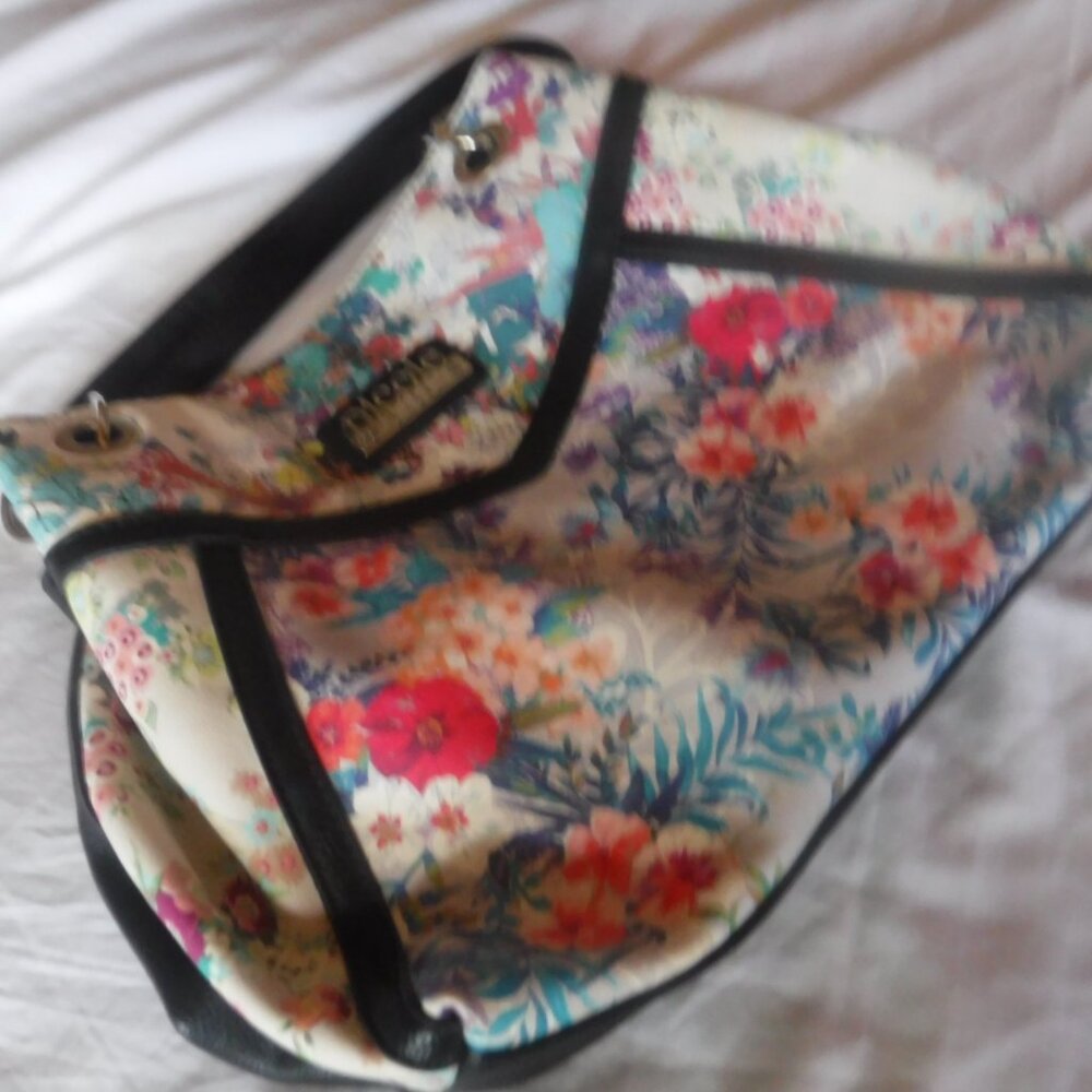 Nicole Miller womens Flower Purse Tote Shoulder Purse - Picture 8 of 8